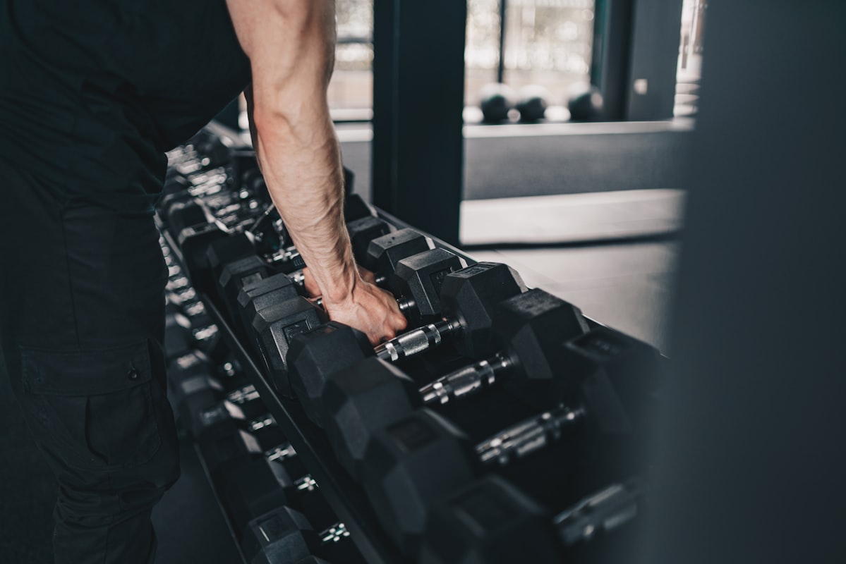 Pull-up wide grip form